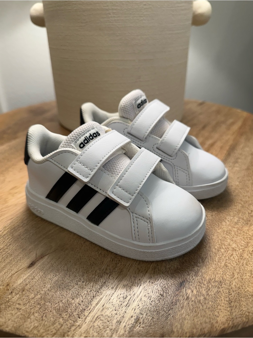 Adidas Kids' Unisex Grand Court Velcro Sneakers White/Black, Size 6K